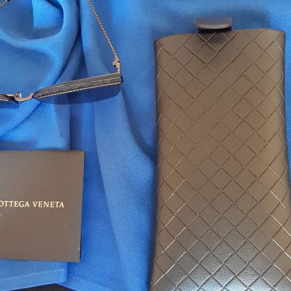 Bottega Veneta Cat eye sunglasses - Picture 11 of 13